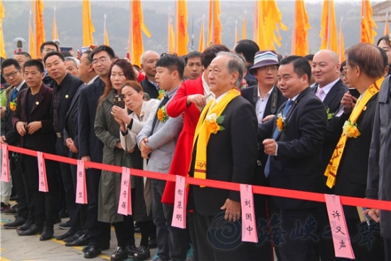 寻根溯源 炎黄子孙齐聚陕西黄帝陵同叙华夏情