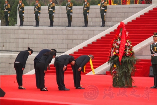 寻根溯源 炎黄子孙齐聚陕西黄帝陵同叙华夏情